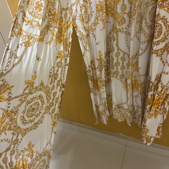 Cover up - Picture 2 of 4